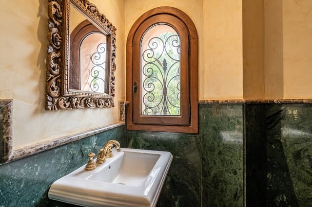 4 quarto Quinta/Casa Rural para venda em El Padrón, Estepona com garagem - 2 500 000 € (Ref: 8356790)