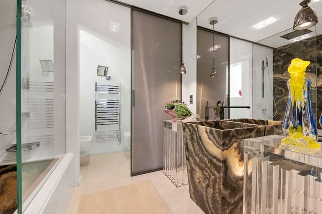 3 bedroom Penthouse for sale in Resinera-Voladilla, Estepona with pool garage - € 1,999,000 (Ref: 8362251)