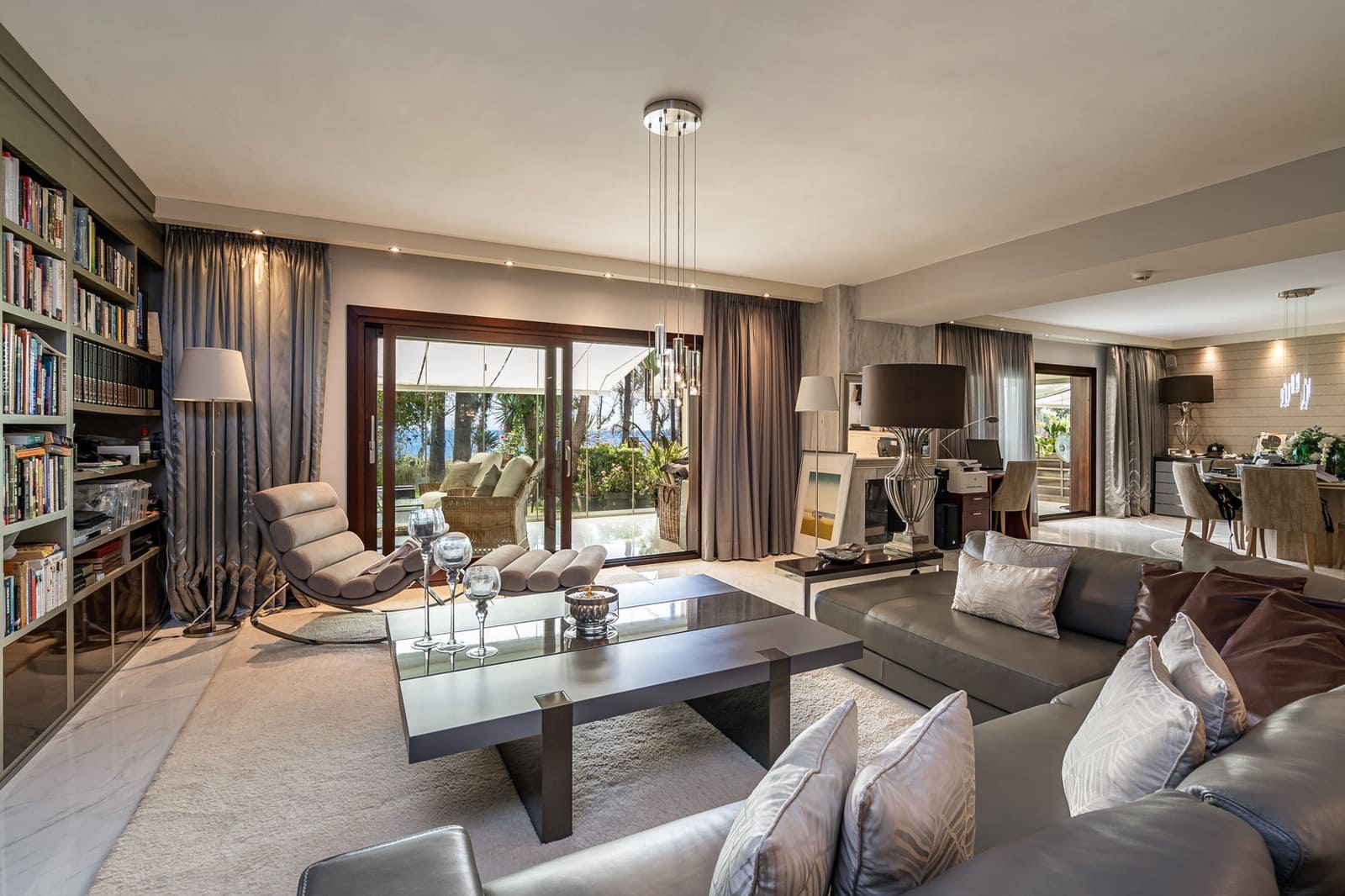 5 soveværelse Byhus til salg i Estepona med swimmingpool garage - € 3.500.000 (Ref: 8376887)