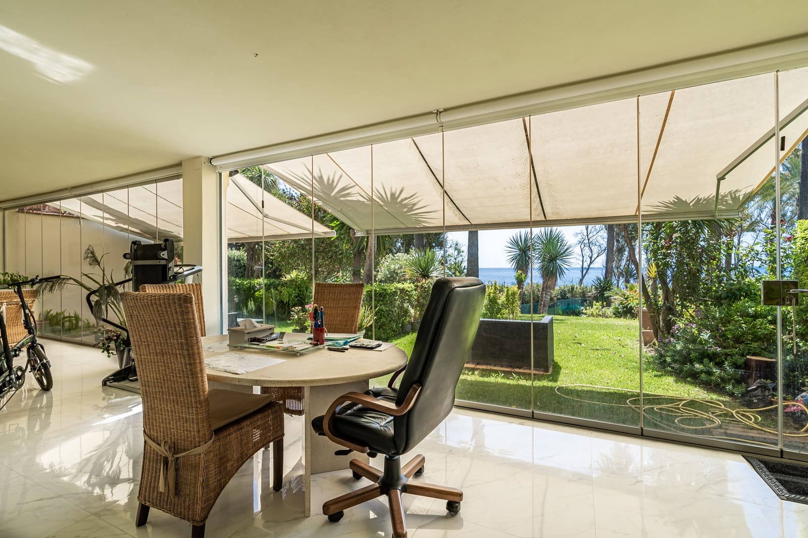 5 soveværelse Byhus til salg i Estepona med swimmingpool garage - € 3.500.000 (Ref: 8376887)