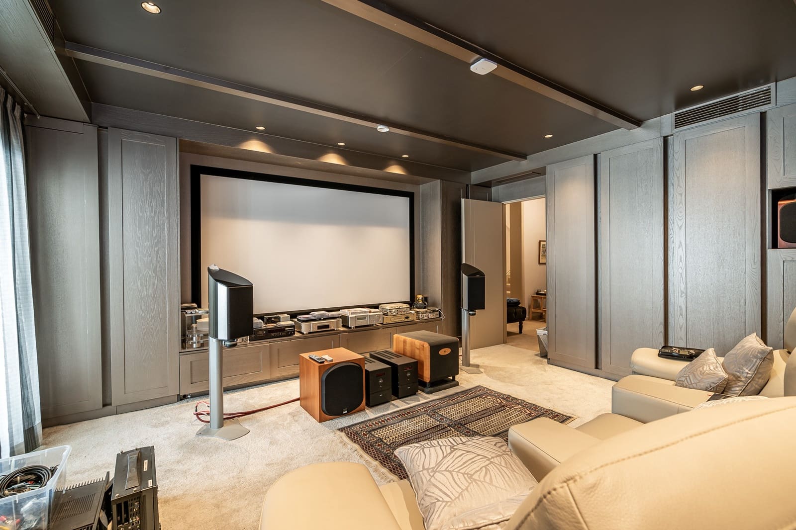 5 soveværelse Byhus til salg i Estepona med swimmingpool garage - € 3.500.000 (Ref: 8376887)