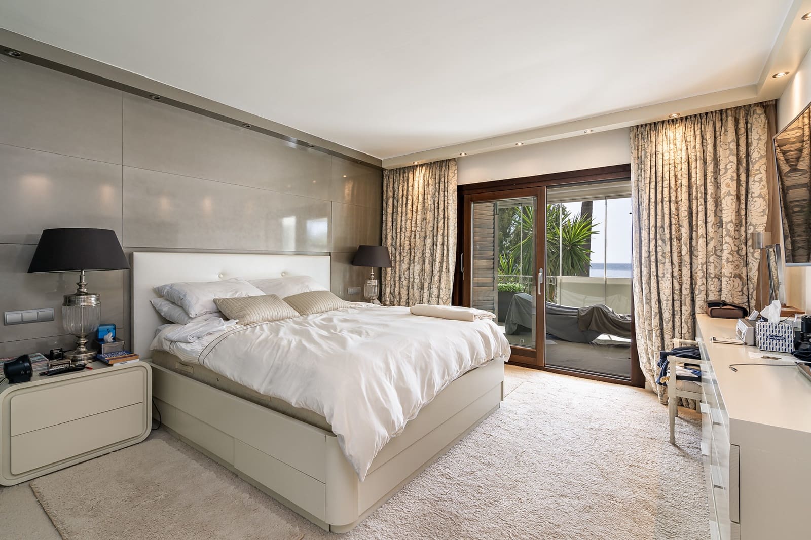 5 soveværelse Byhus til salg i Estepona med swimmingpool garage - € 3.500.000 (Ref: 8376887)