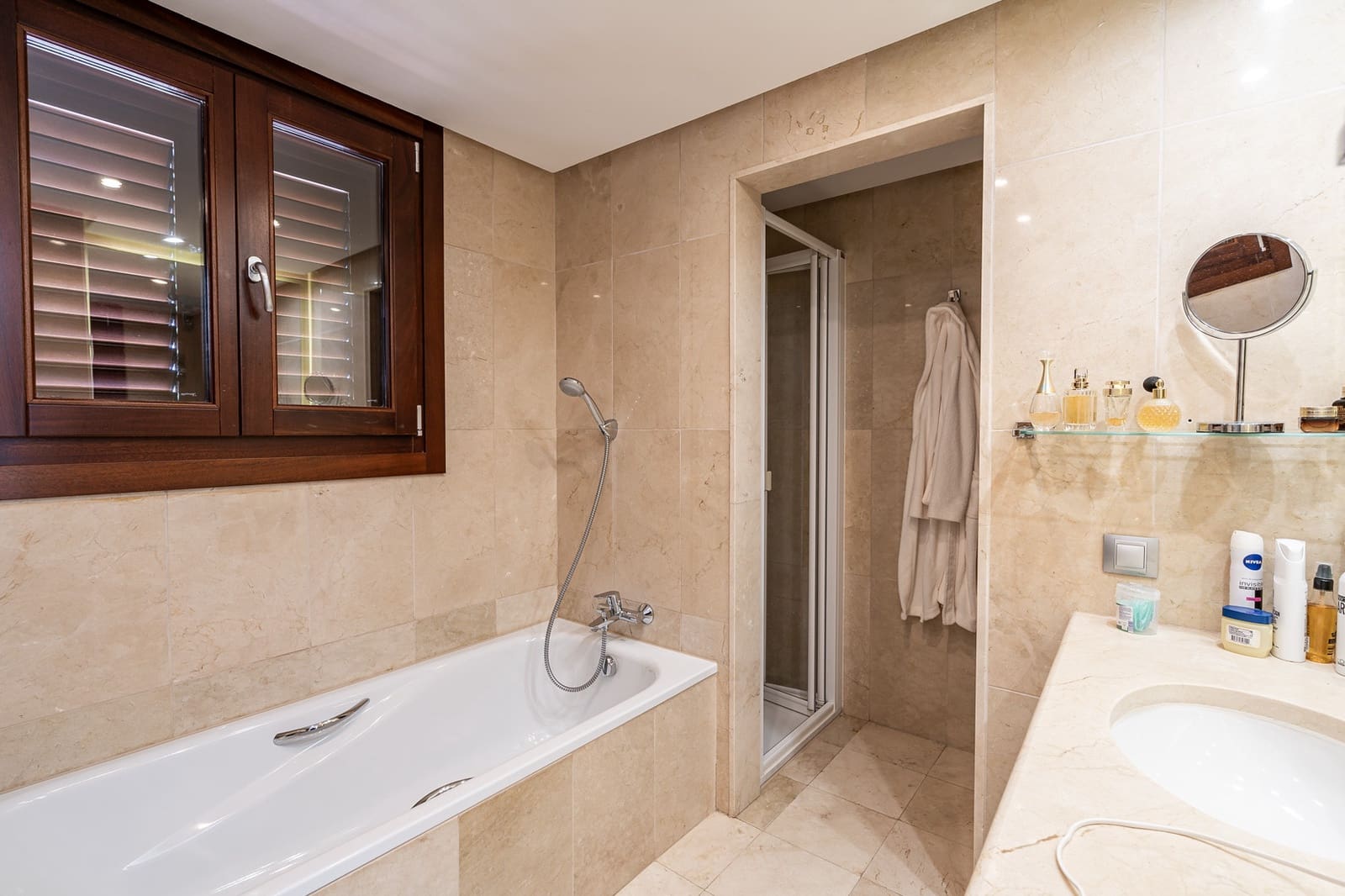 5 soveværelse Byhus til salg i Estepona med swimmingpool garage - € 3.500.000 (Ref: 8376887)