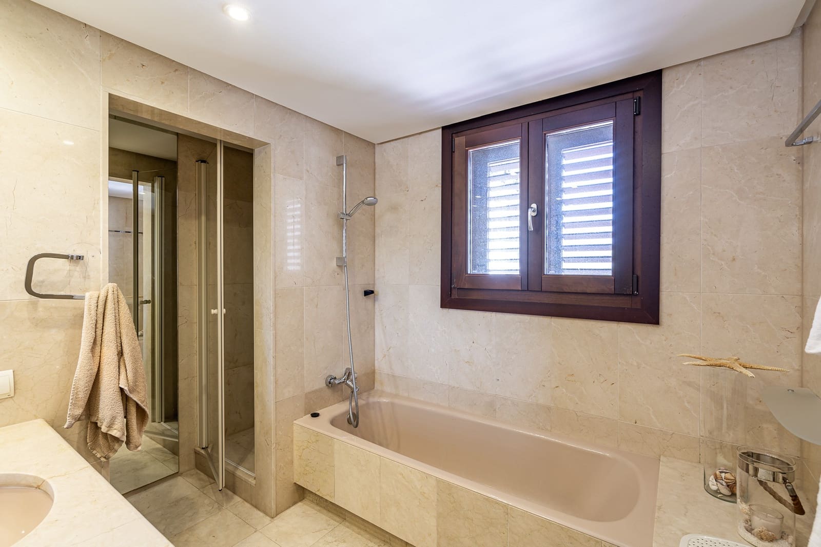 5 soveværelse Byhus til salg i Estepona med swimmingpool garage - € 3.500.000 (Ref: 8376887)