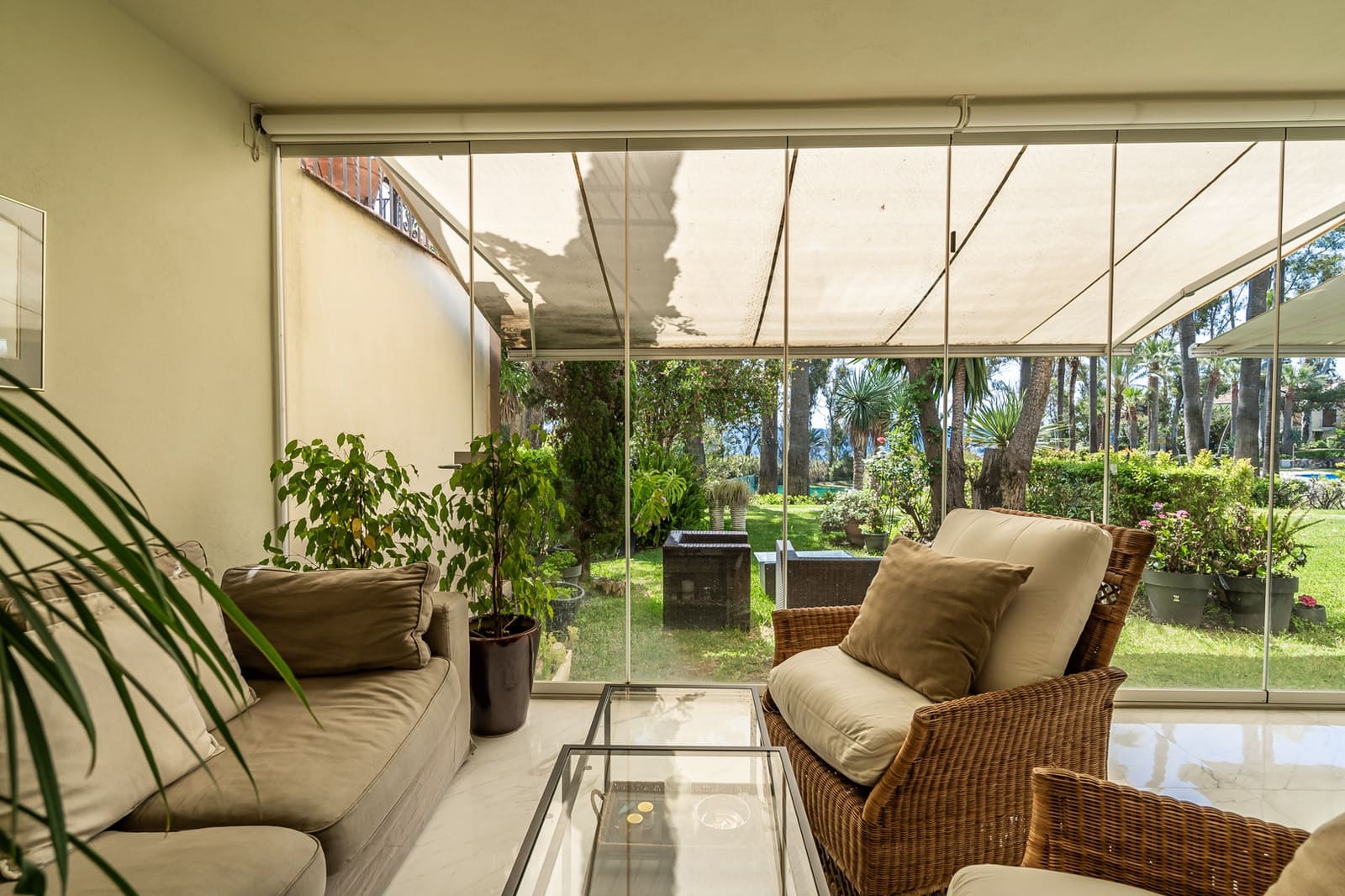 5 soveværelse Byhus til salg i Estepona med swimmingpool garage - € 3.500.000 (Ref: 8376887)