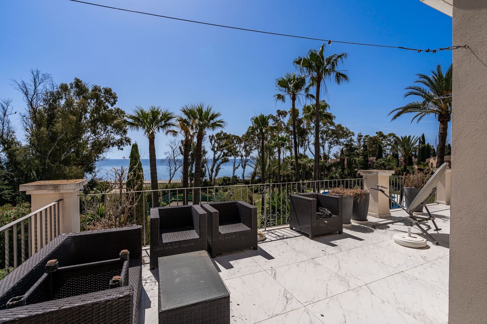 5 soveværelse Byhus til salg i Estepona med swimmingpool garage - € 3.500.000 (Ref: 8376887)