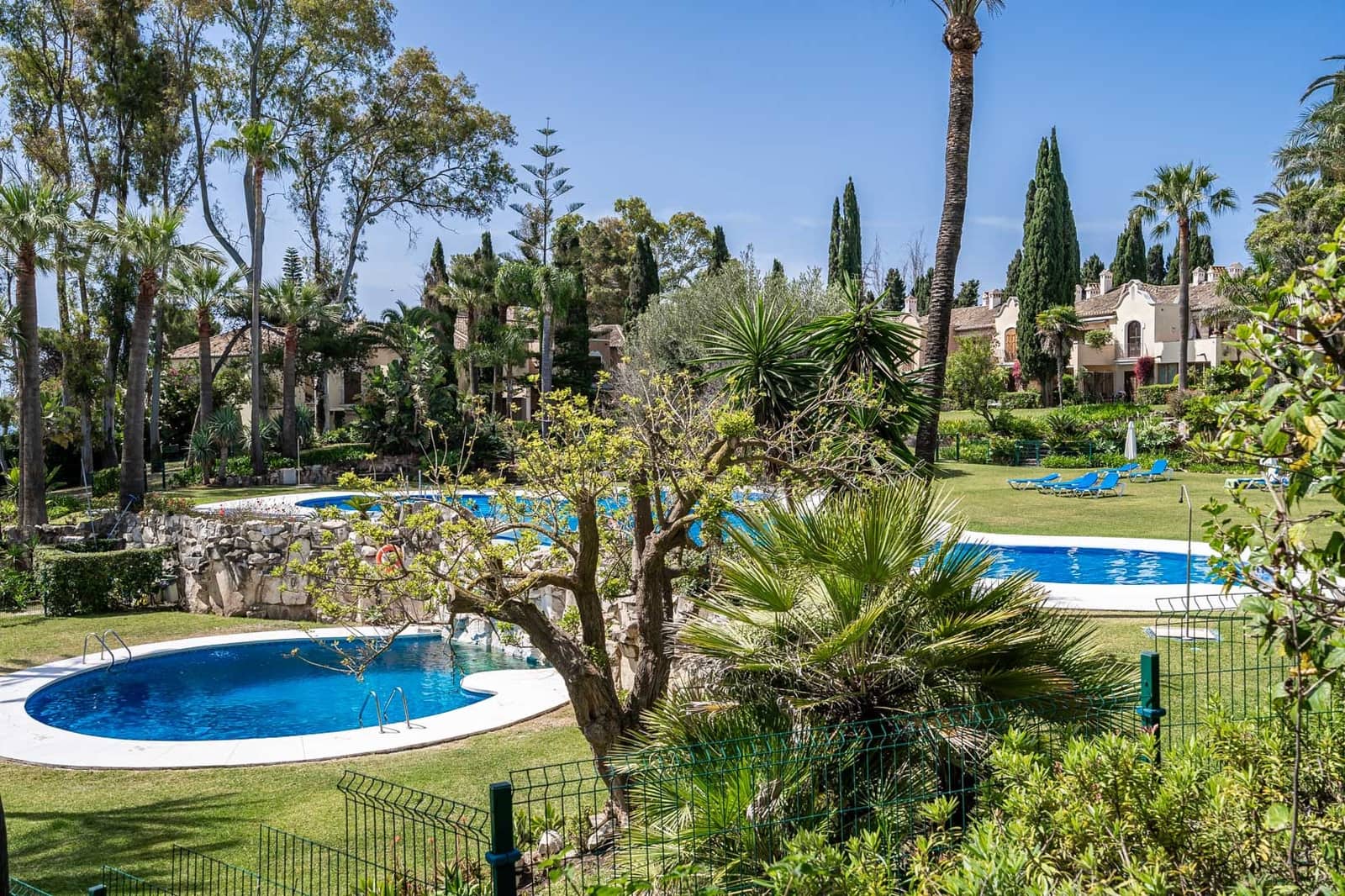 5 soveværelse Byhus til salg i Estepona med swimmingpool garage - € 3.500.000 (Ref: 8376887)