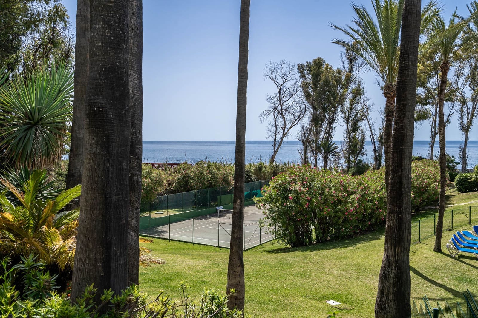 5 soveværelse Byhus til salg i Estepona med swimmingpool garage - € 3.500.000 (Ref: 8376887)