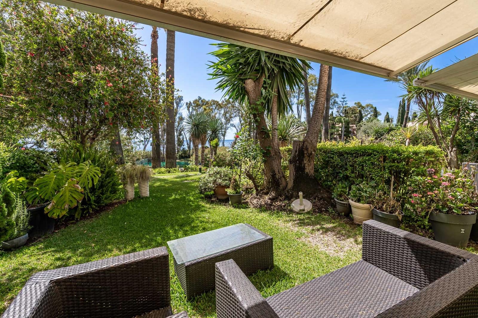 5 soveværelse Byhus til salg i Estepona med swimmingpool garage - € 3.500.000 (Ref: 8376887)