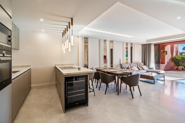 3 sovrum Lägenhet till salu i Resinera-Voladilla, Estepona med pool garage - 1 395 000 € (Ref: 8475834)