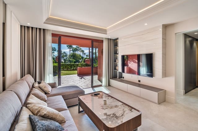 3 sovrum Lägenhet till salu i Resinera-Voladilla, Estepona med pool garage - 1 395 000 € (Ref: 8475834)