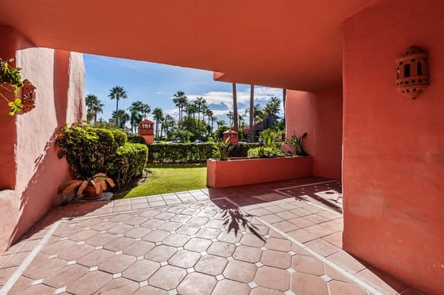 3 sovrum Lägenhet till salu i Resinera-Voladilla, Estepona med pool garage - 1 395 000 € (Ref: 8475834)