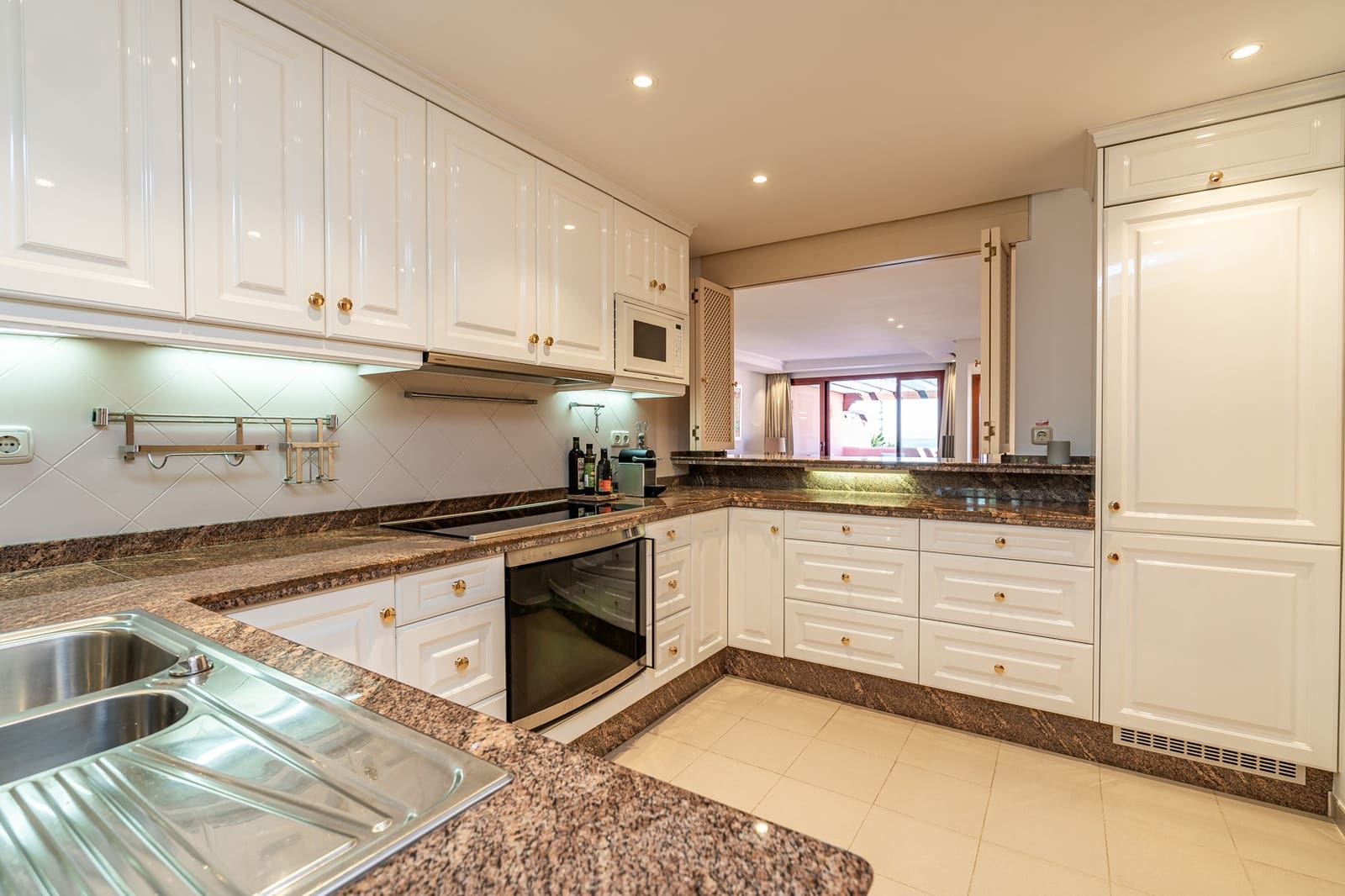 2 bedroom Apartment for sale in Guadalmansa with pool - € 1,590,000 (Ref: 8481926)