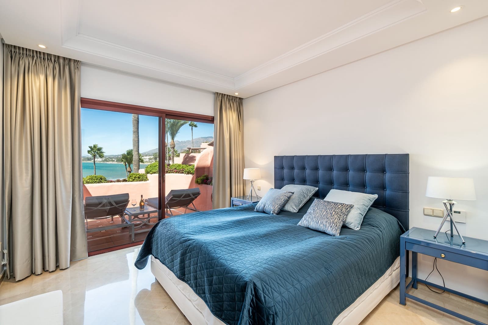 2 bedroom Apartment for sale in Guadalmansa with pool - € 1,590,000 (Ref: 8481926)