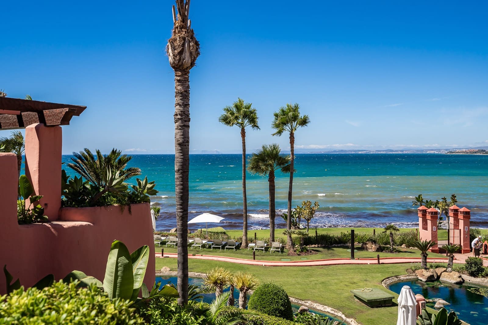 2 bedroom Apartment for sale in Guadalmansa with pool - € 1,590,000 (Ref: 8481926)