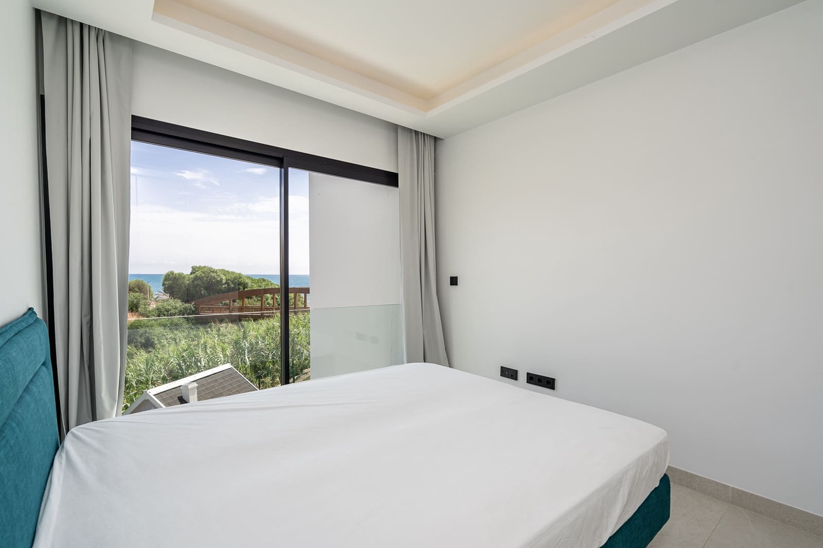 4 quarto Casa em Banda para venda em Estepona com piscina garagem - 2 290 000 € (Ref: 8484444)