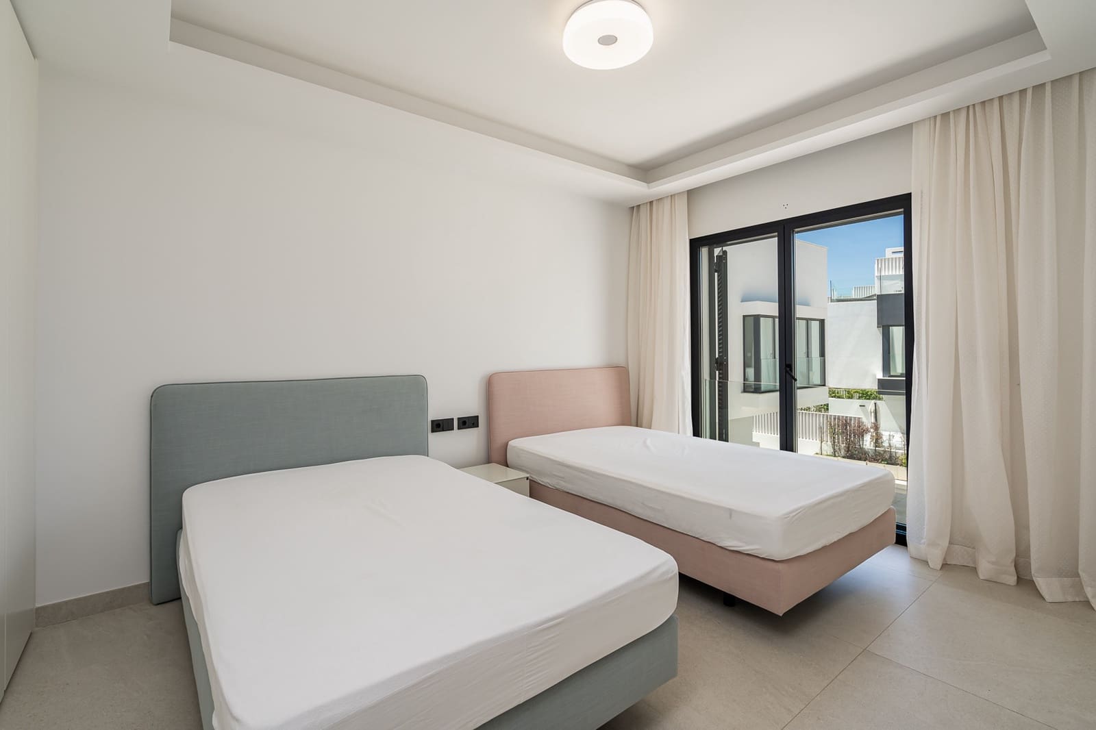 4 quarto Casa em Banda para venda em Estepona com piscina garagem - 2 290 000 € (Ref: 8484444)