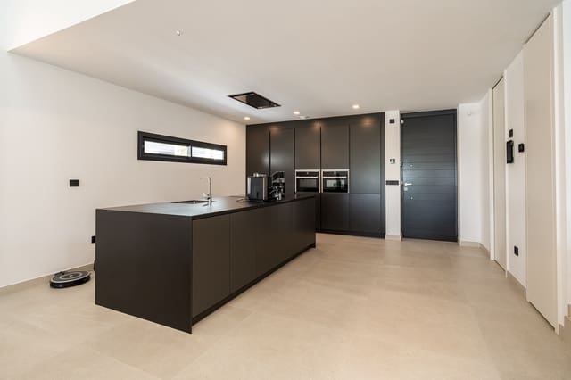 4 sypialnia Dom na sprzedaż w Guadalobón, Estepona z basenem garażem - 2 290 000 € (Ref: 8484444)