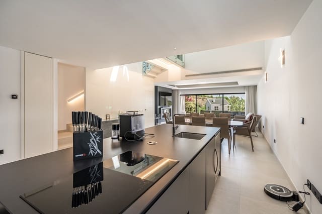 4 sypialnia Dom na sprzedaż w Guadalobón, Estepona z basenem garażem - 2 290 000 € (Ref: 8484444)