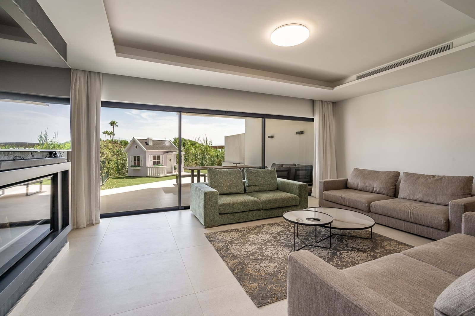 4 quarto Casa em Banda para venda em Estepona com piscina garagem - 2 290 000 € (Ref: 8484444)