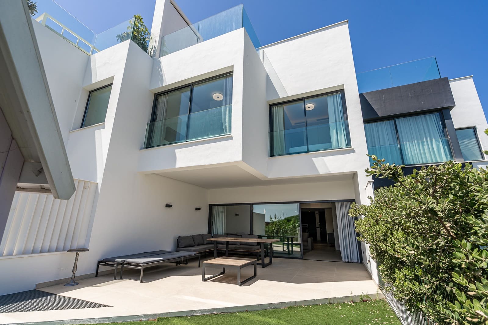 4 quarto Casa em Banda para venda em Estepona com piscina garagem - 2 290 000 € (Ref: 8484444)