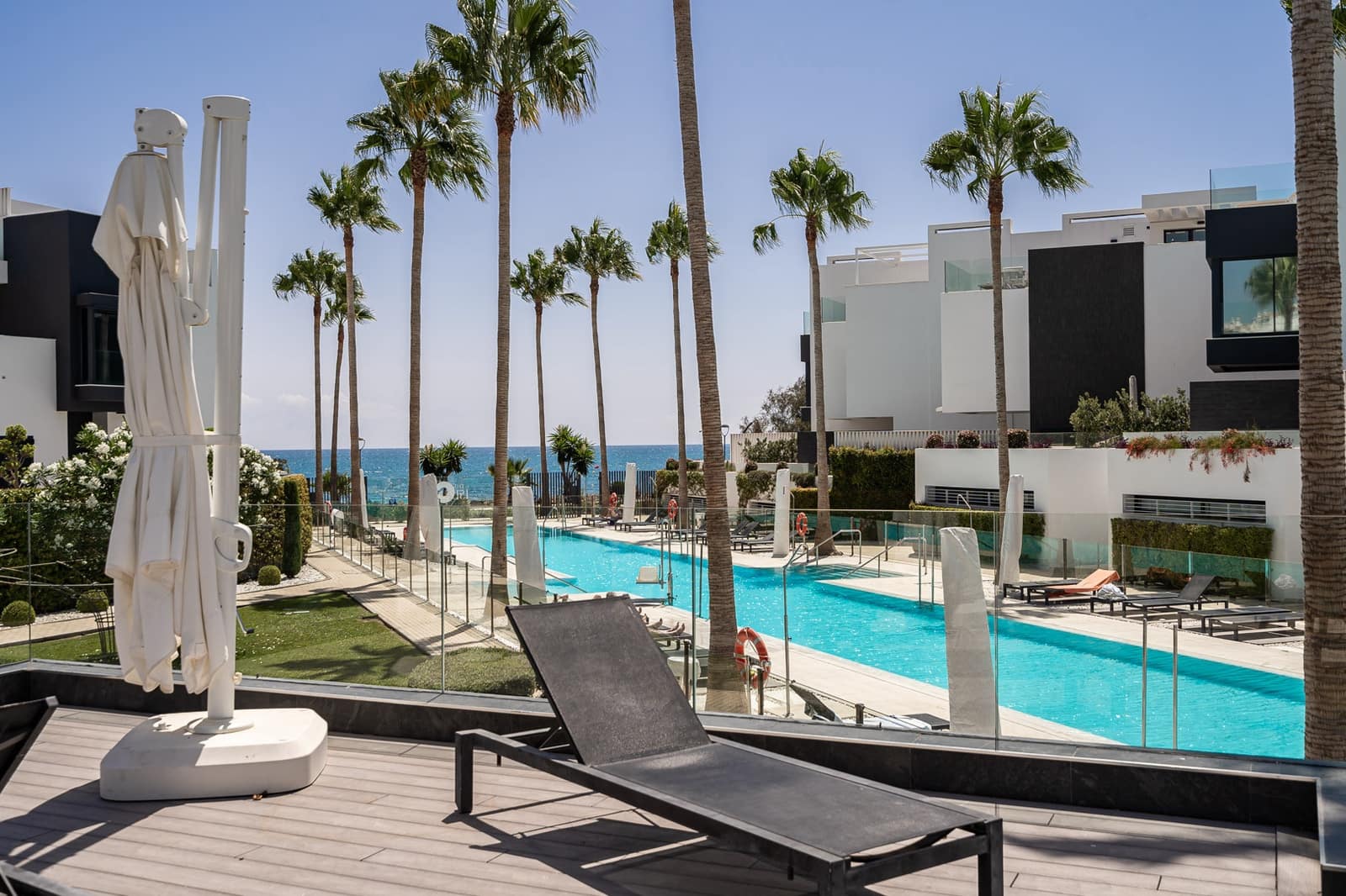 4 quarto Casa em Banda para venda em Estepona com piscina garagem - 2 290 000 € (Ref: 8484444)