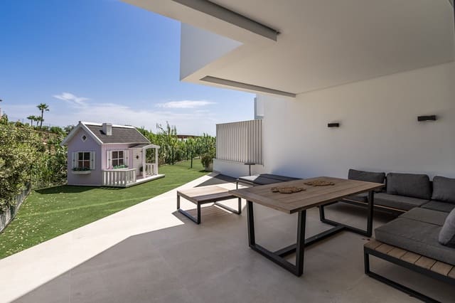Casa de 4 habitaciones en Guadalobón, Estepona en venta con piscina garaje - 2.290.000 € (Ref: 8484444)