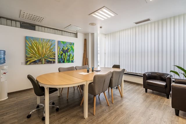 Kommersiell til salgs i Ricardo Soriano, Marbella med garasje - € 1 495 000 (Ref: 8498662)