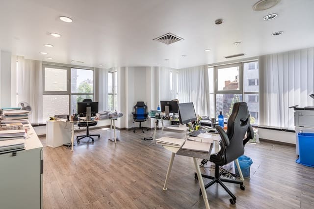 Kommersiell til salgs i Ricardo Soriano, Marbella med garasje - € 1 495 000 (Ref: 8498662)
