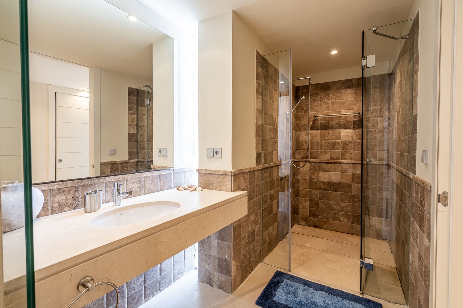 3 sypialnia Penthouse na sprzedaż w Los Flamingos z basenem garażem - 1 395 000 € (Ref: 8610956)