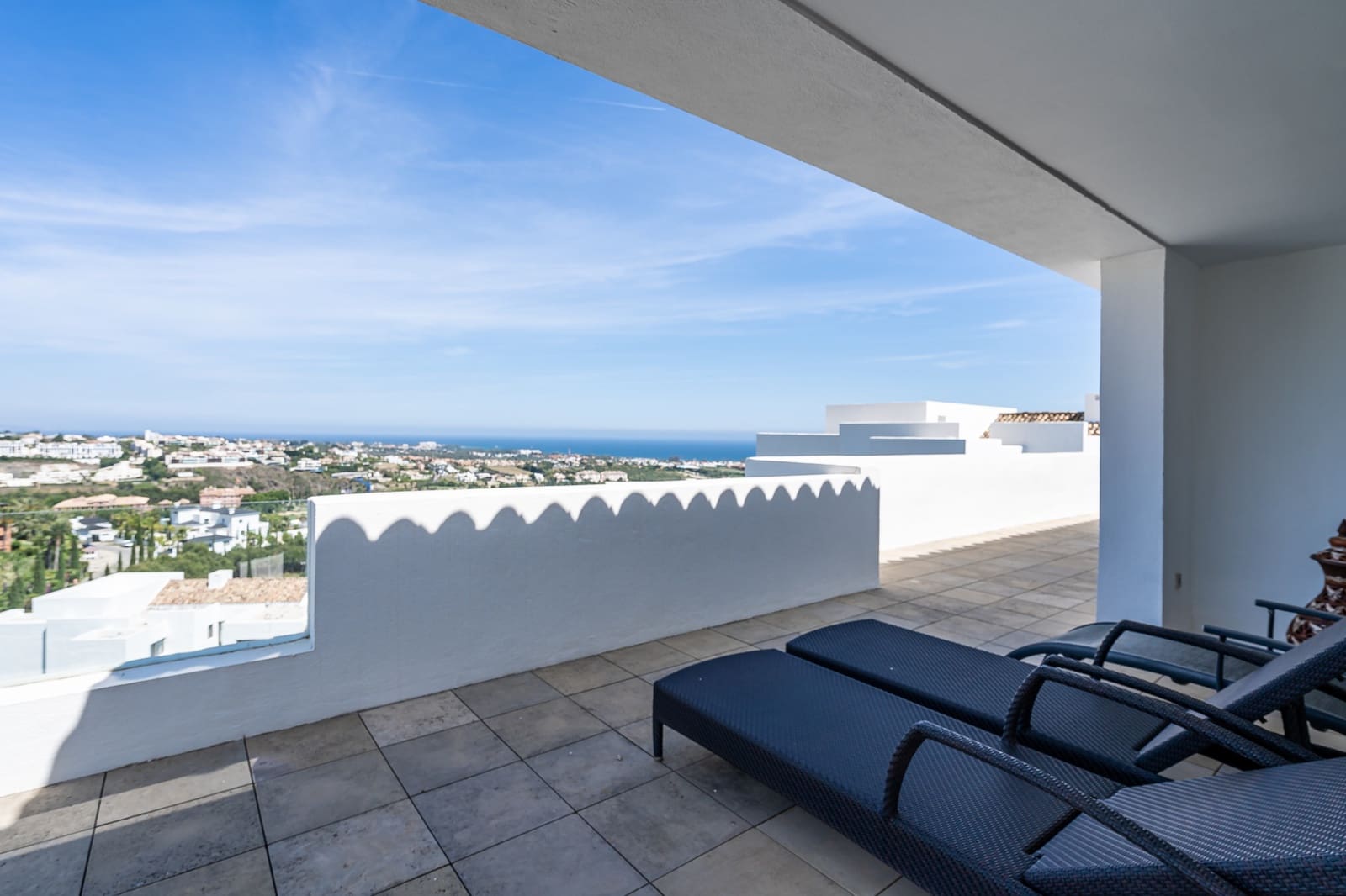 3 sypialnia Penthouse na sprzedaż w Los Flamingos z basenem garażem - 1 395 000 € (Ref: 8610956)