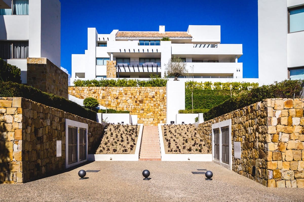 3 bedroom Penthouse for sale in Los Flamingos with pool garage - € 1,395,000 (Ref: 8610956)