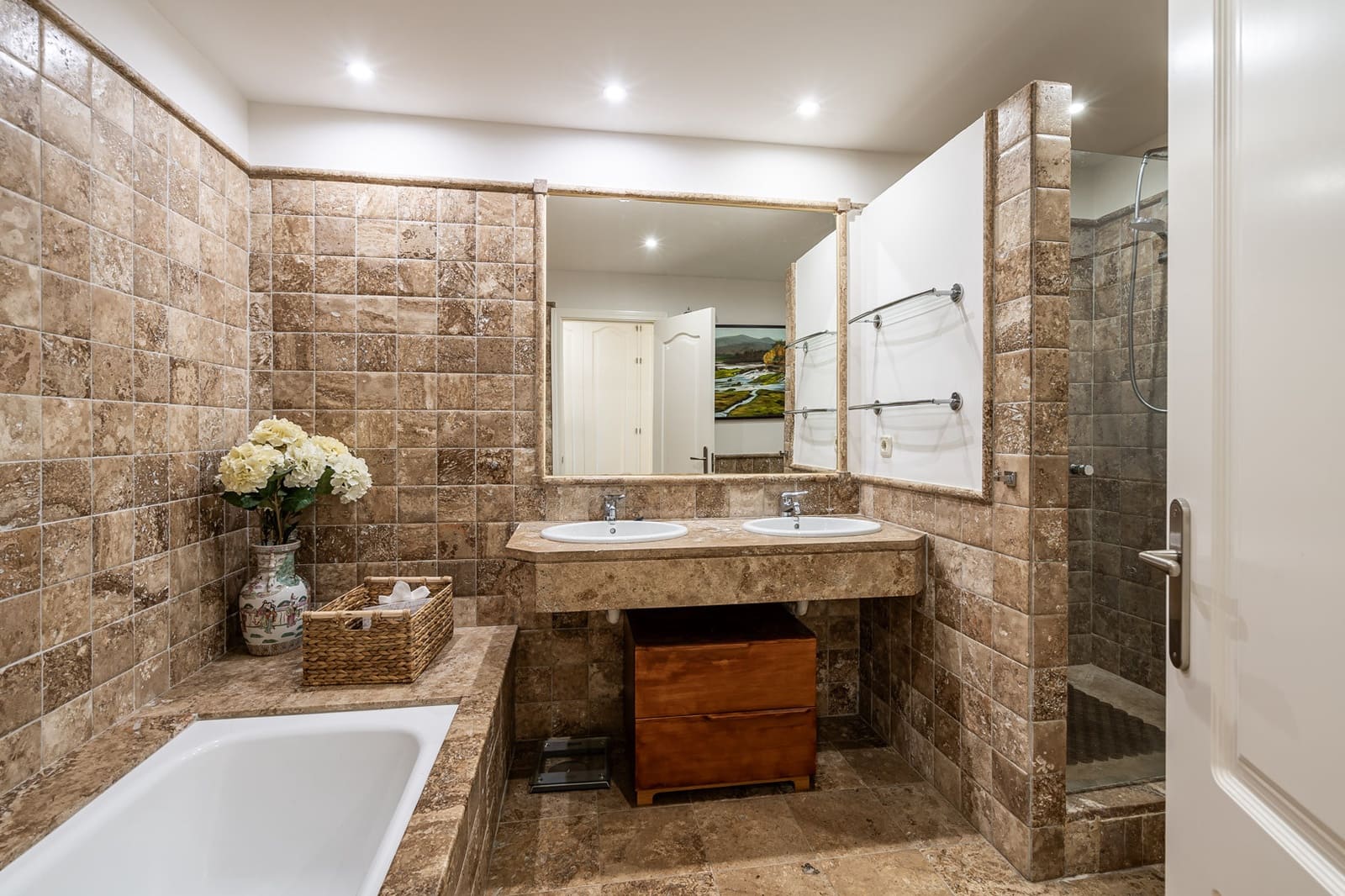 2 soveværelse Lejlighed til salg i Estepona med swimmingpool garage - € 495.000 (Ref: 8630024)