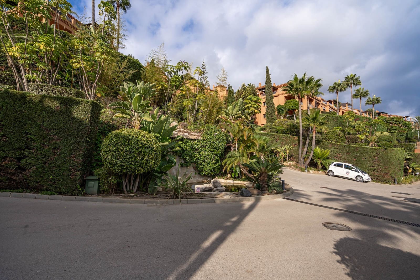 2 soveværelse Lejlighed til salg i Estepona med swimmingpool garage - € 495.000 (Ref: 8630024)