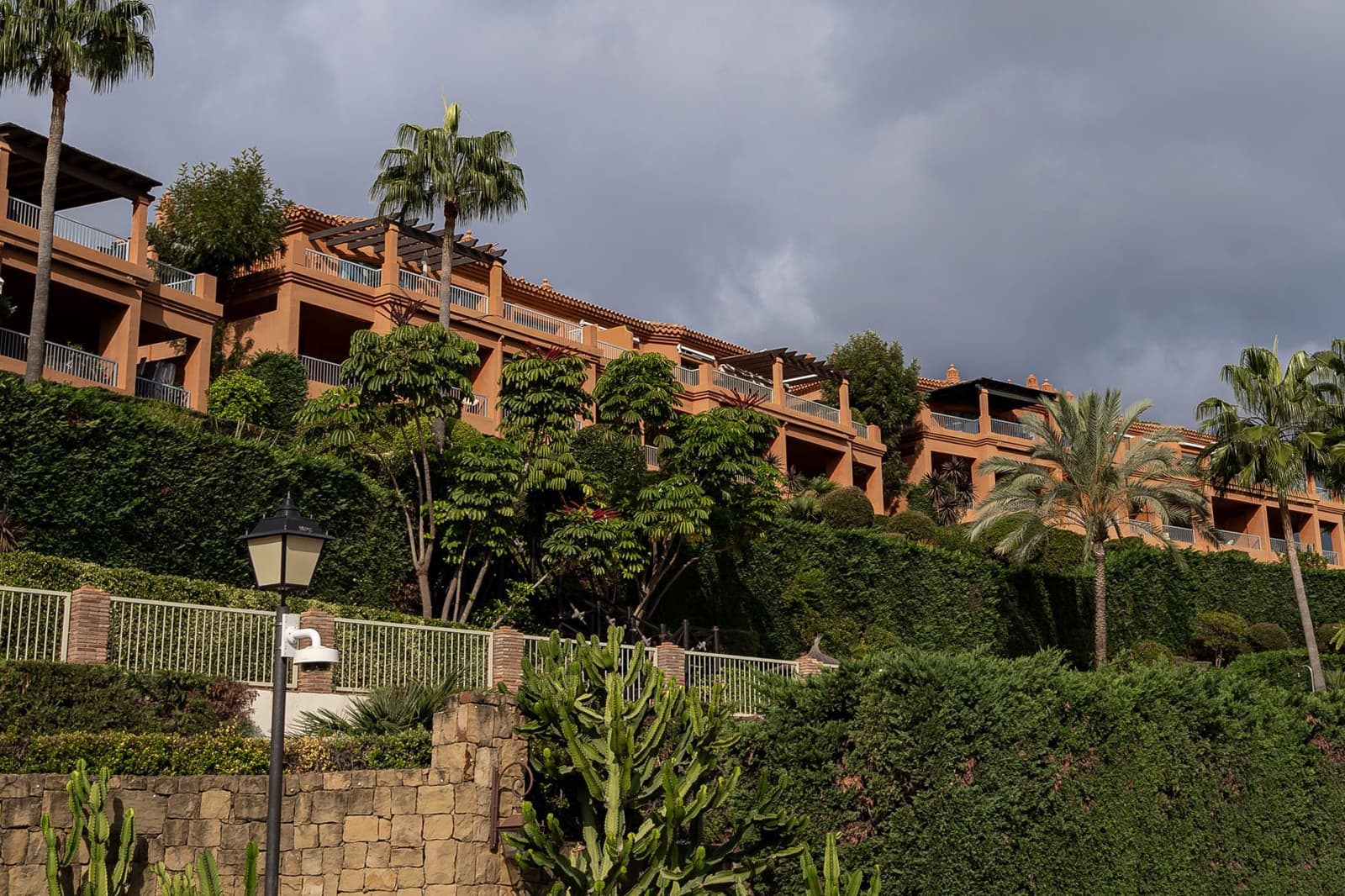 2 soveværelse Lejlighed til salg i Estepona med swimmingpool garage - € 495.000 (Ref: 8630024)