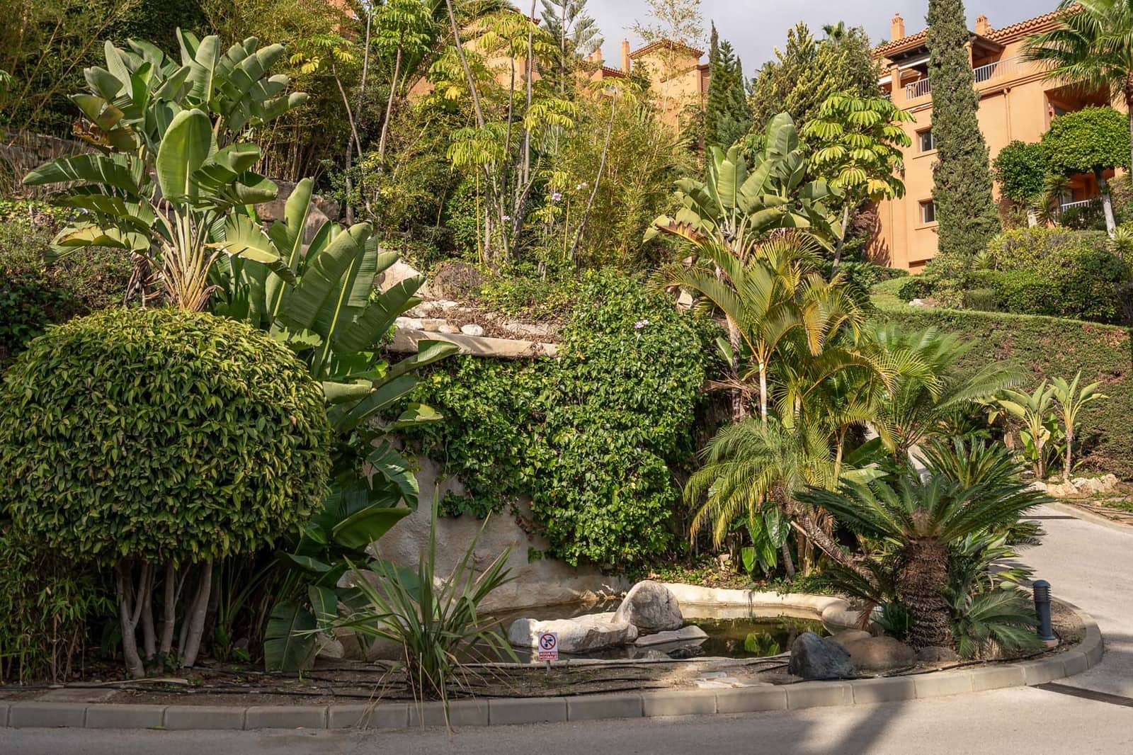 2 soveværelse Lejlighed til salg i Estepona med swimmingpool garage - € 495.000 (Ref: 8630024)