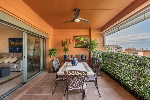 2 sovrum Lägenhet till salu i La Alquería, Estepona med pool garage - 485 000 € (Ref: 8630024)