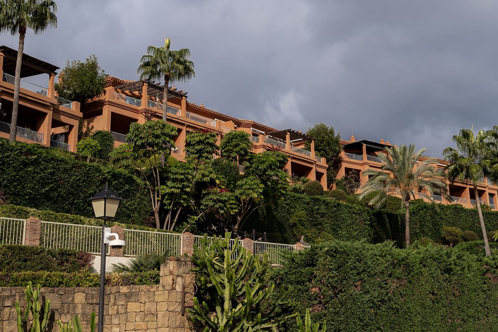 2 bedroom Apartment for sale in Estepona with pool garage - € 485,000 (Ref: 8630024)