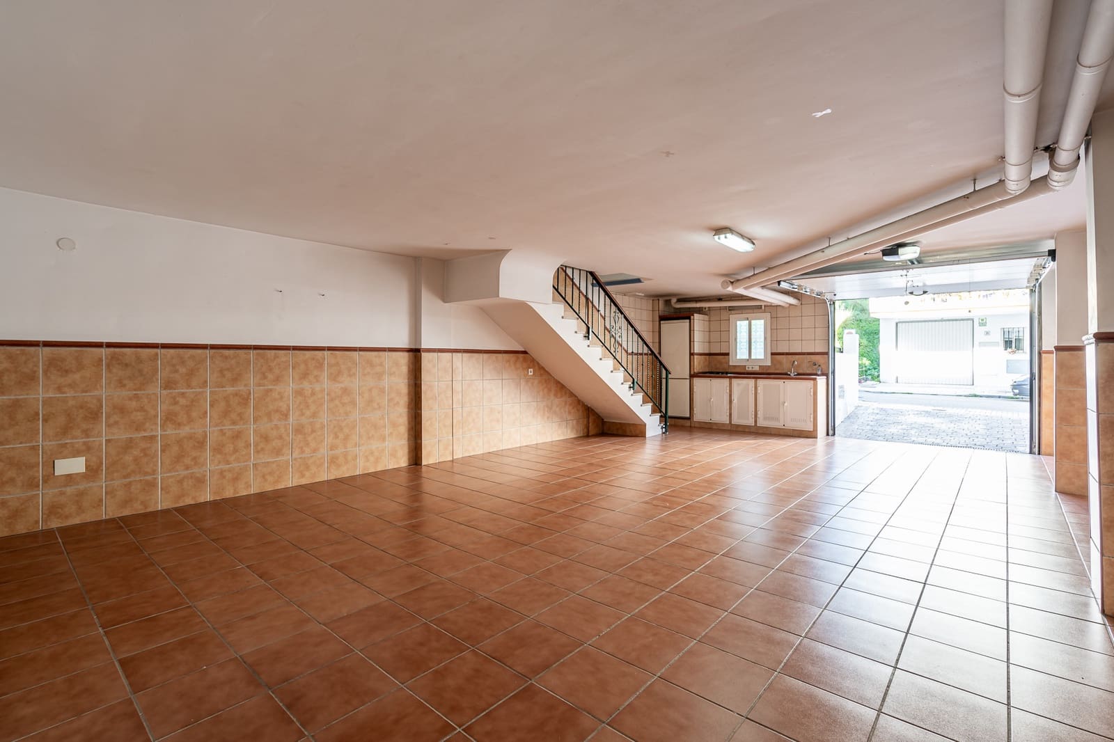 3 makuuhuone Omakotitalo myytävänä paikassa Estepona mukana 
autotalli - 575 000 € (Ref: 8809408)