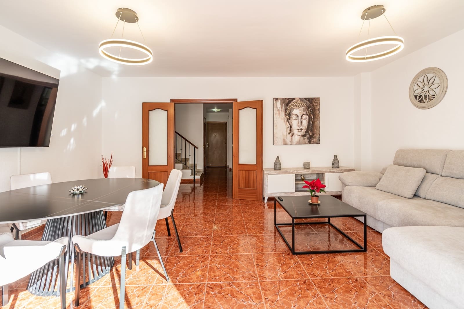 3 makuuhuone Omakotitalo myytävänä paikassa Estepona mukana 
autotalli - 575 000 € (Ref: 8809408)