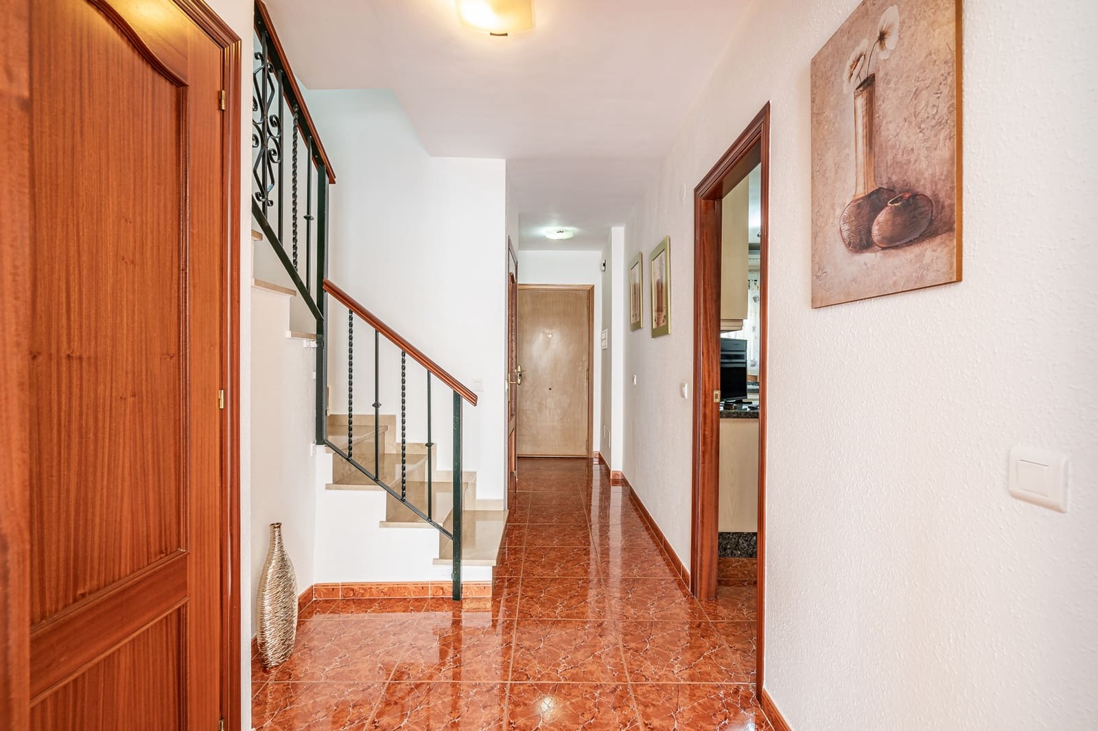 3 makuuhuone Omakotitalo myytävänä paikassa Estepona mukana 
autotalli - 575 000 € (Ref: 8809408)