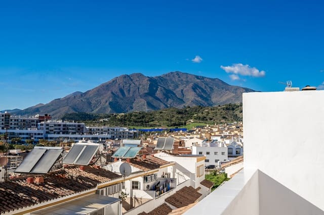 3 sovrum Hus till salu i Centro, Estepona med garage - 575 000 € (Ref: 8809408)