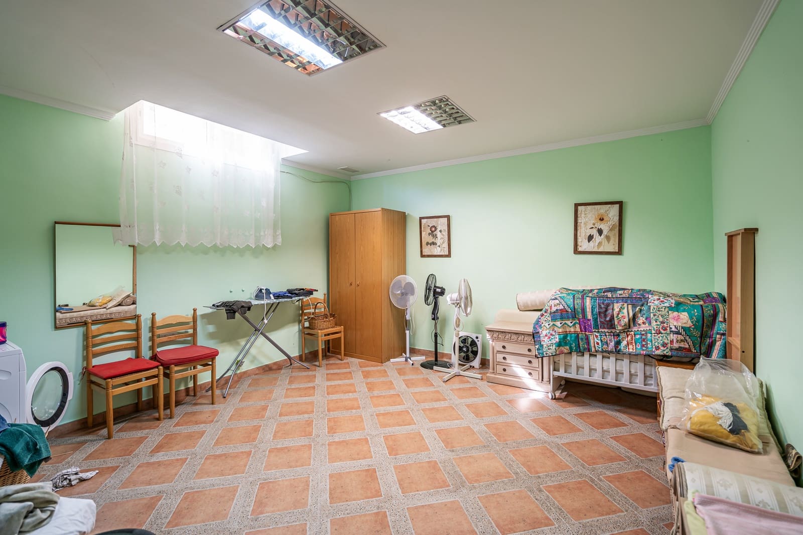 7 bedroom Villa for sale in Estepona with garage - € 2,500,000 (Ref: 8827541)