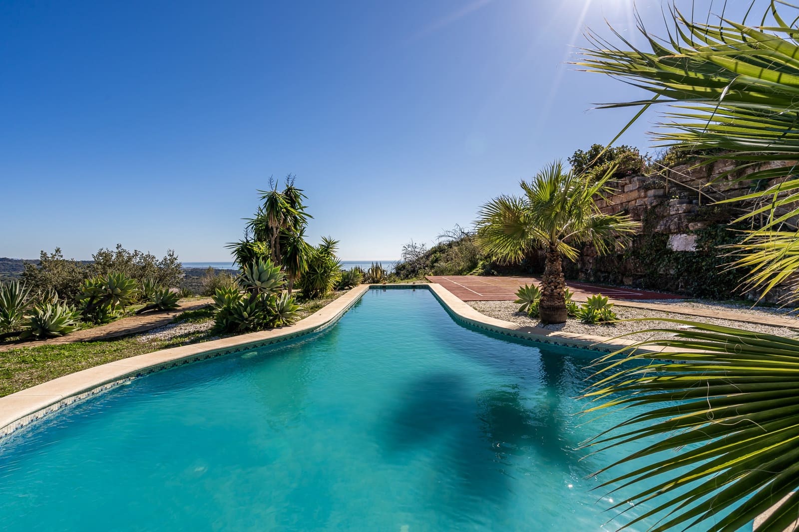 7 bedroom Villa for sale in Estepona with garage - € 2,500,000 (Ref: 8827541)