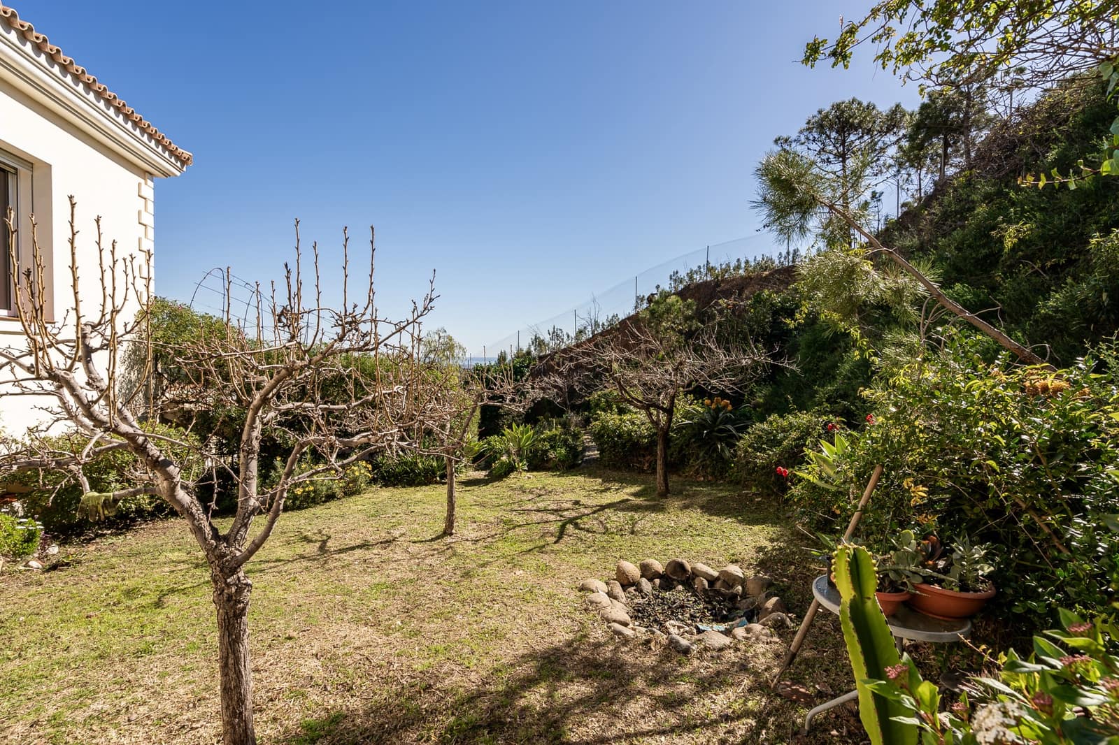 7 bedroom Villa for sale in Estepona with garage - € 2,500,000 (Ref: 8827541)