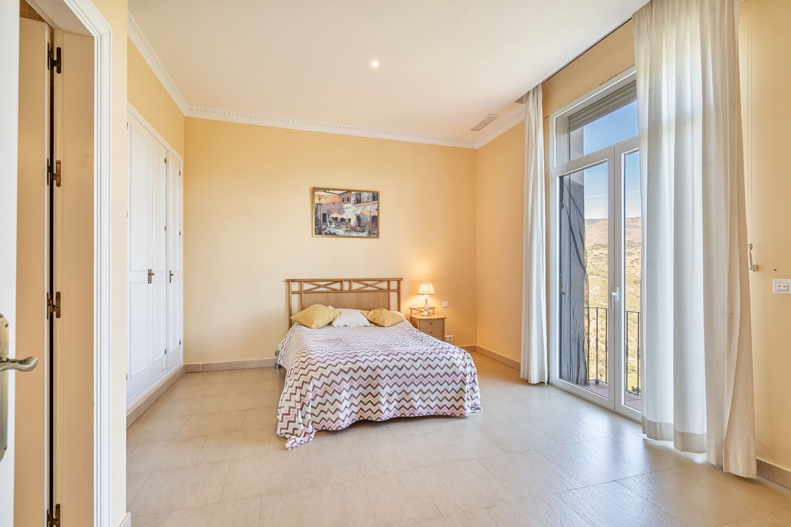 7 bedroom Villa for sale in Estepona with pool garage - € 2,500,000 (Ref: 8827541)