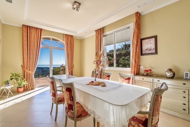 7 sypialnia Willa na sprzedaż w Estepona z basenem garażem - 2 500 000 € (Ref: 8827541)
