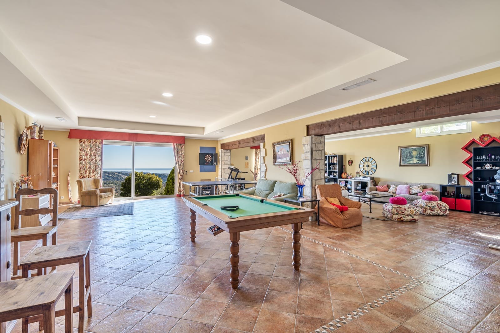 7 bedroom Villa for sale in Estepona with pool garage - € 2,500,000 (Ref: 8827541)