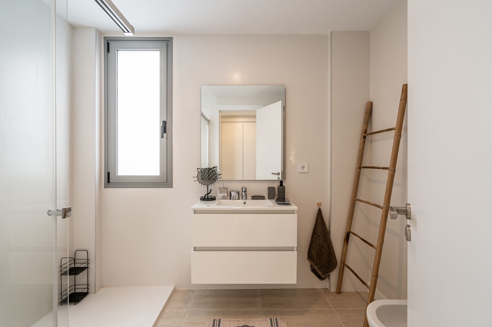 2 slaapkamer Appartement te koop in Estepona met zwembad garage - € 650.000 (Ref: 8856857)