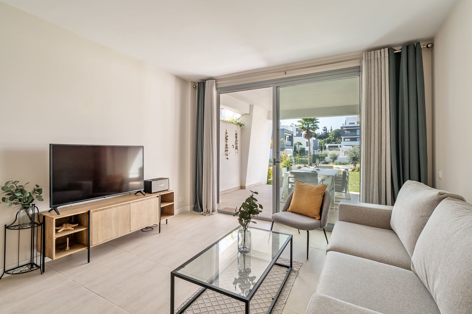 2 slaapkamer Appartement te koop in Estepona met zwembad garage - € 650.000 (Ref: 8856857)